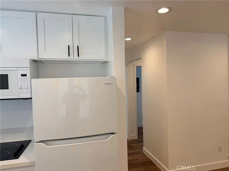 988 Valencia St #6 — Photo 15