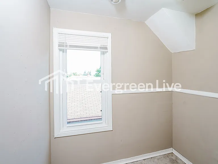 4218 N 67th St — Photo 12