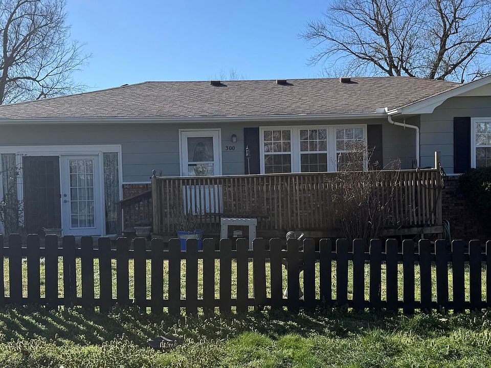 1st image of 300 4th Street