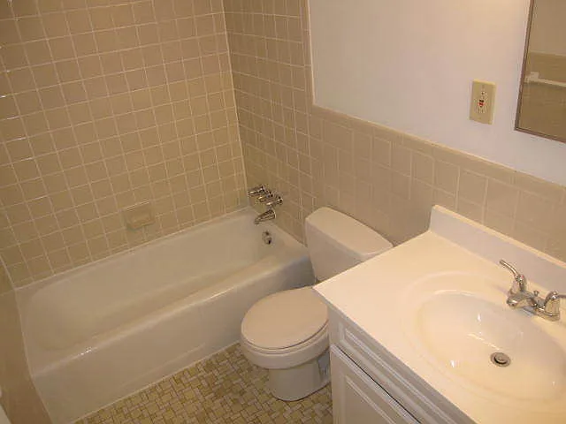 559 S Trenton Ave — Photo 5