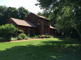 35 Pine Ridge Rd, Poughkeepsie, NY 12603