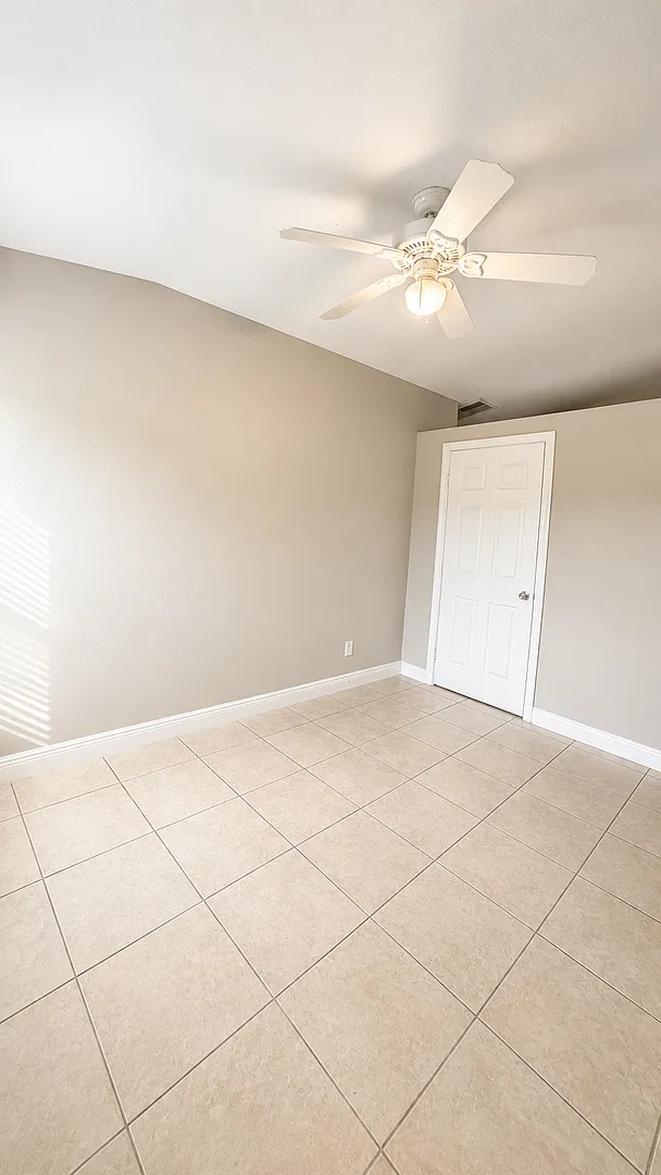 2/2 + Den Duplex Available Now — Photo 4