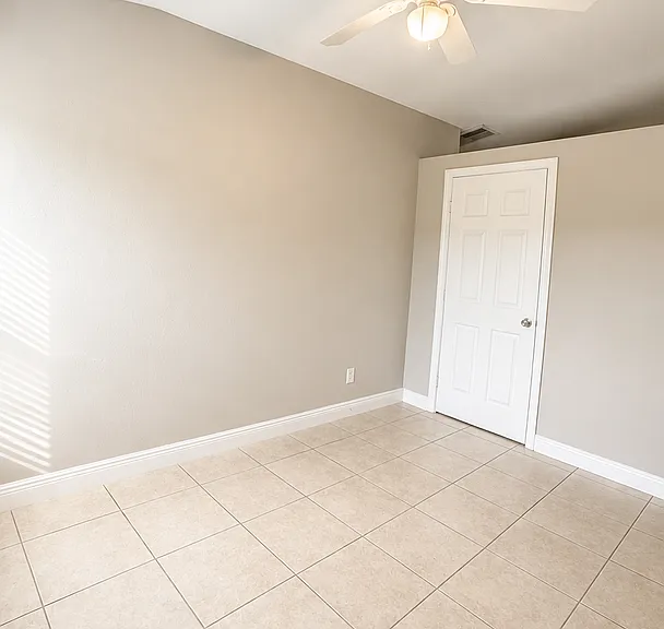 111 Homer Ave S — Photo 4