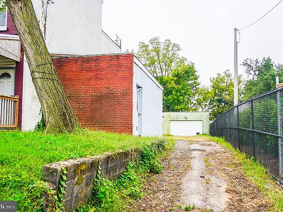 5th image of 412 W 30th St