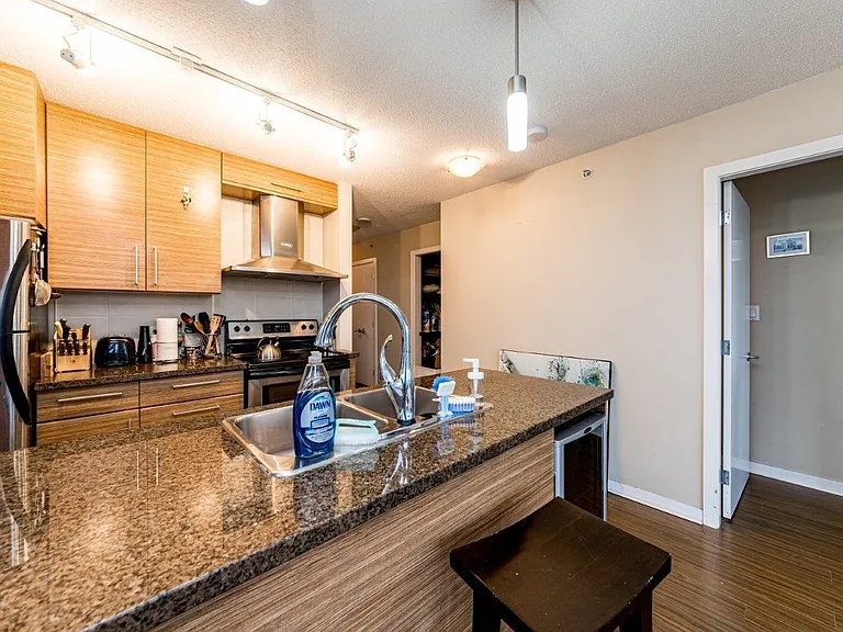 188 Keefer Pl #1006 — Photo 8