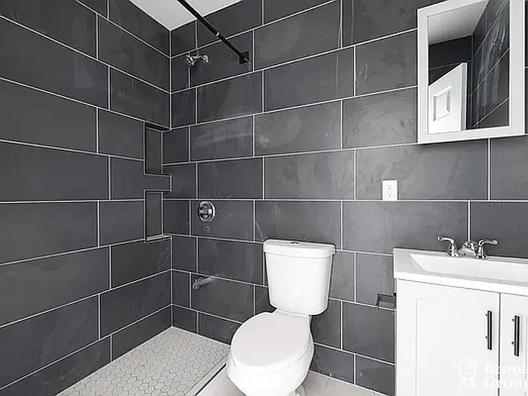 610 E 16th St #2 — Photo 8