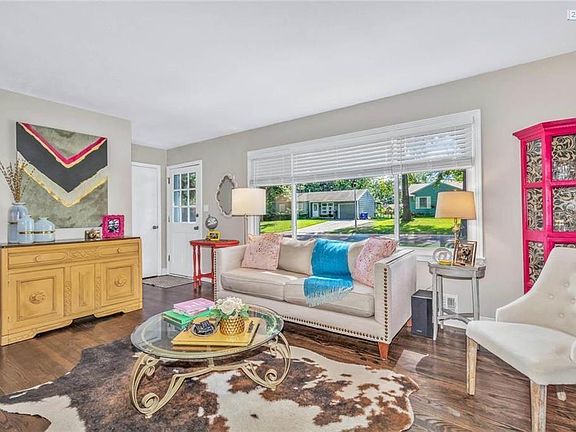 4th image of 8615 Goodman Dr