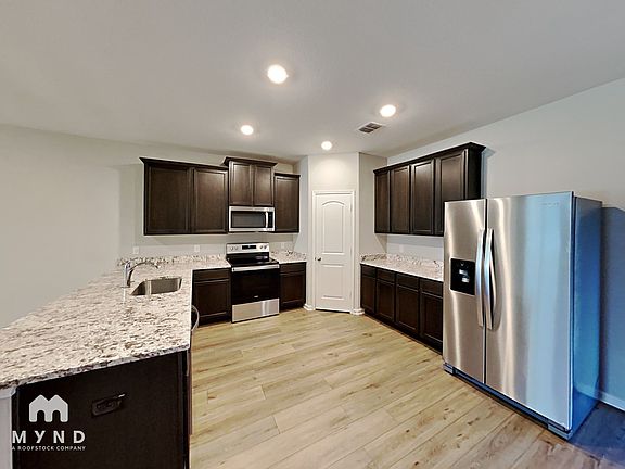4th image of 9107 Crestway Rd