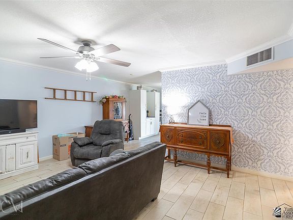 3rd image of 1827 E San Gabriel Dr
