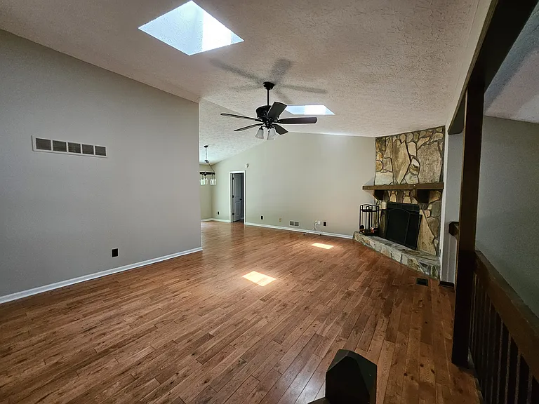 3471 Deerfield Ln NW — Photo 3