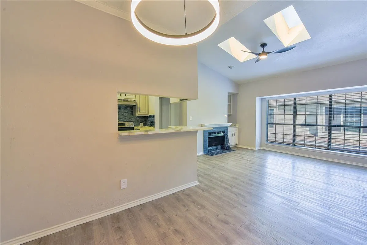 1 bed, 702 sqft, $1,395 — Photo 1