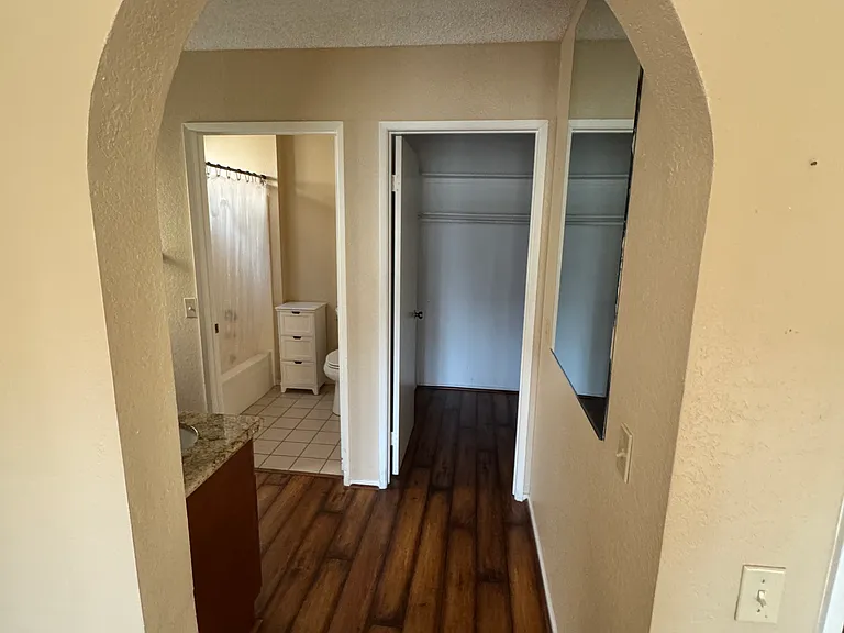 27841 Espinoza — Photo 4