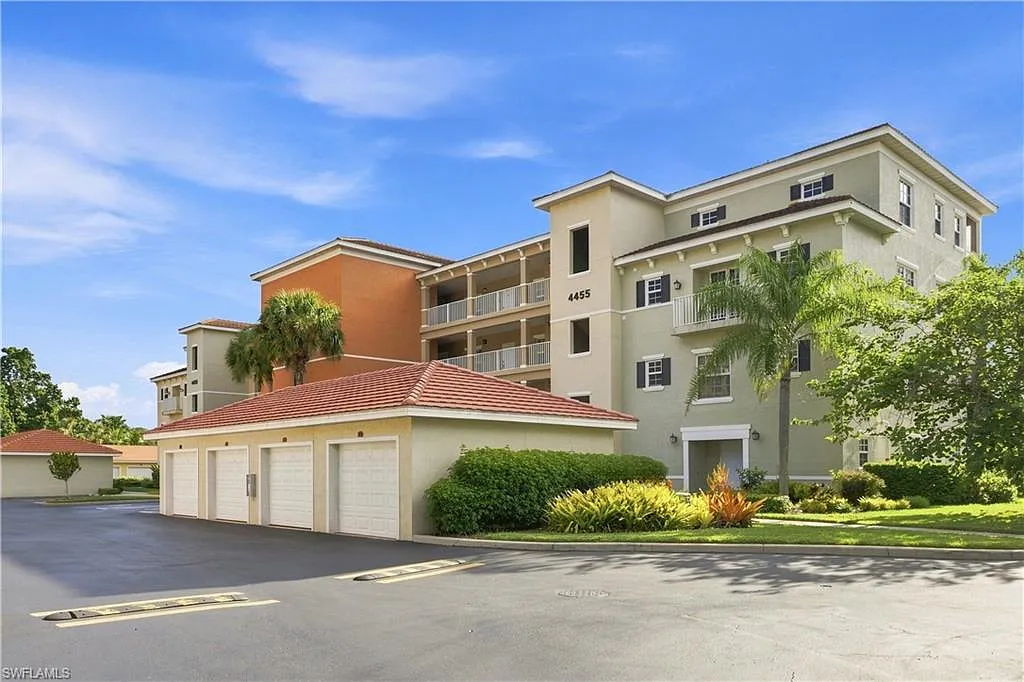 3 bed, 2.0 bath, 1246 sqft, $4,700 — Photo 3
