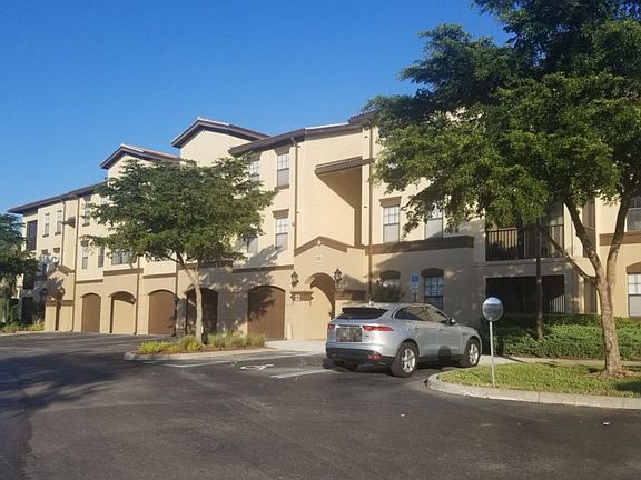 2nd image of 12990 Positano Cir APT 201