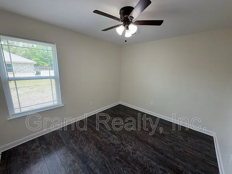 4025 Brittany Ln — Photo 15