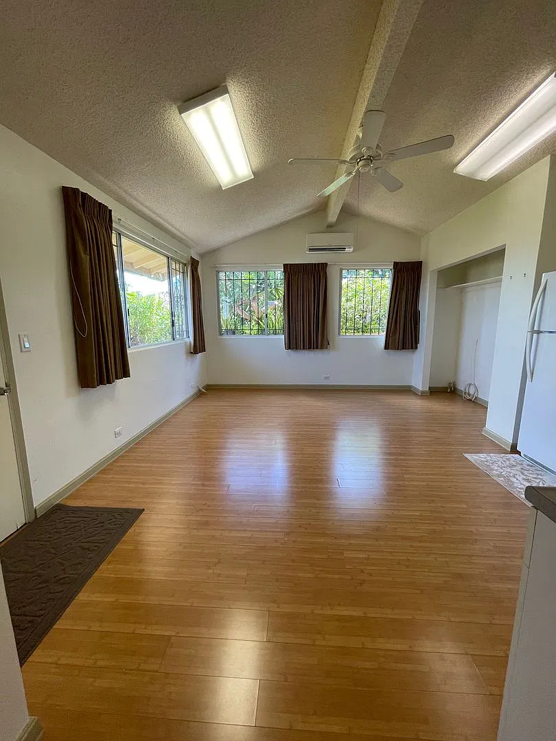 Clean, Spacious, and Large 1Bdrm 1Bath, Utilities included, Village Park/Waipahu — Photo 4
