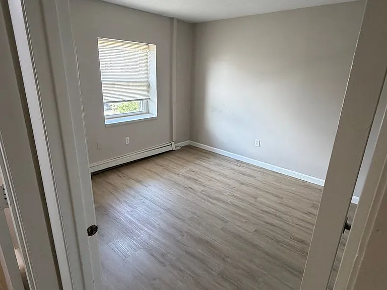 12 Lincoln St — Photo 17