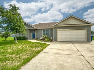 511 Juniper St NW, Demotte, IN 46310