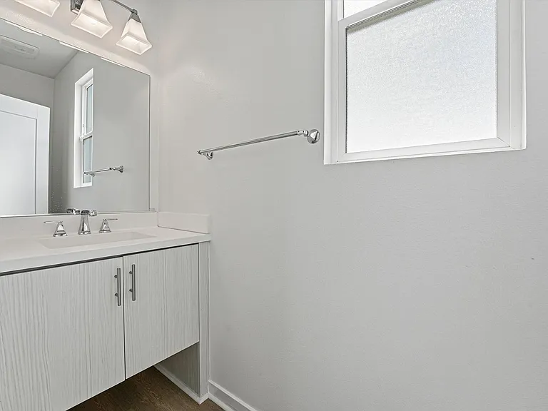 809 Brickyard Ln — Photo 21