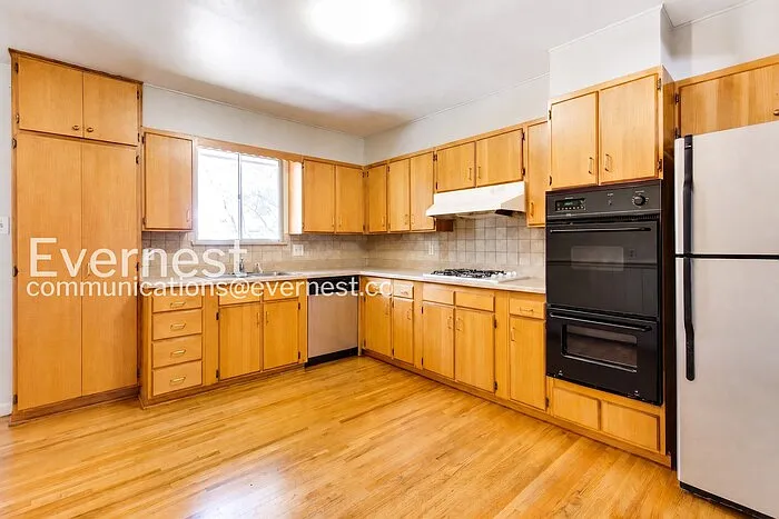 2701 S Fillmore St — Photo 6