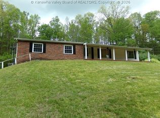 786 Sleepy Creek Rd, Hurricane, WV 25526