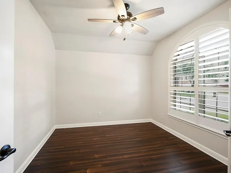 5802 Sawyer Bend Ln — Photo 5