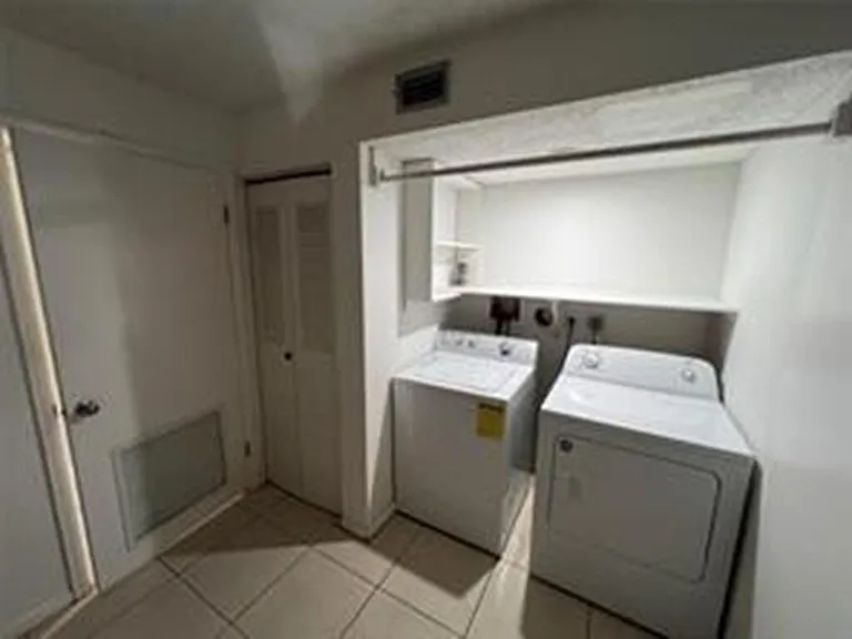 8040 Hampton Blvd #104 — Photo 38