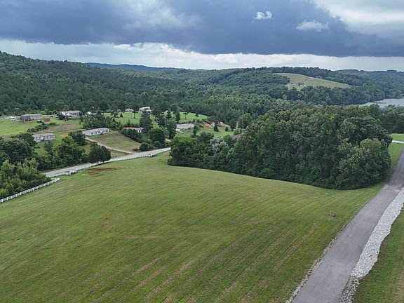 4th image of The Gates Dr