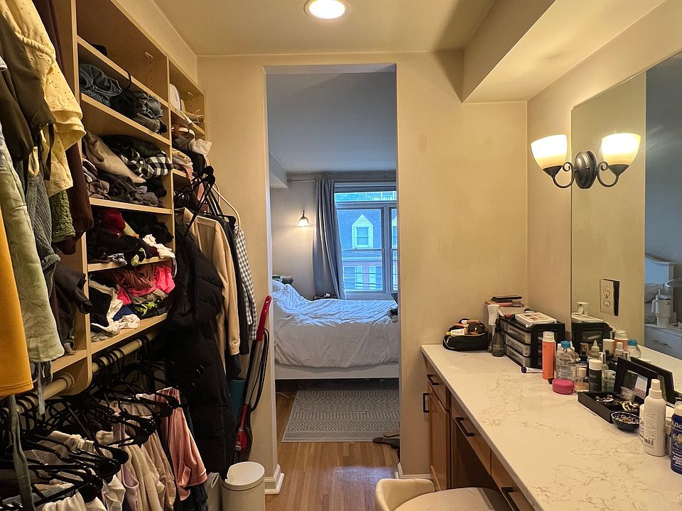 Vanity Area Main Bedroom