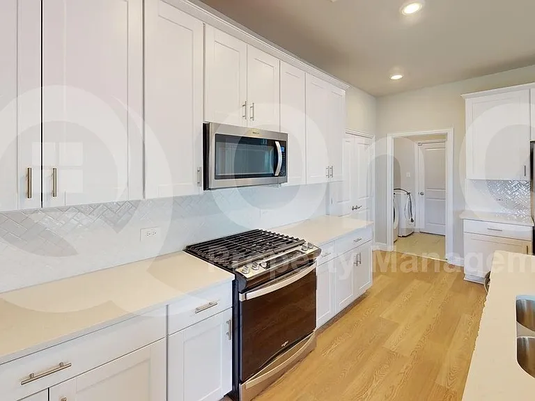 616 McKenna Dr — Photo 4