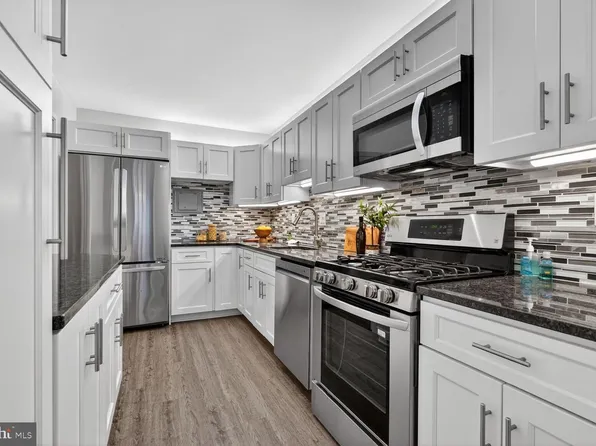 4515 Willard Ave APT 1112S, Chevy Chase, MD 20815