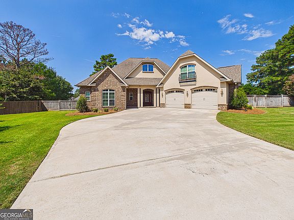 2nd image of 309 Bridgehampton Way