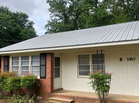 190 Midway Rd, 190-B Midway Rd