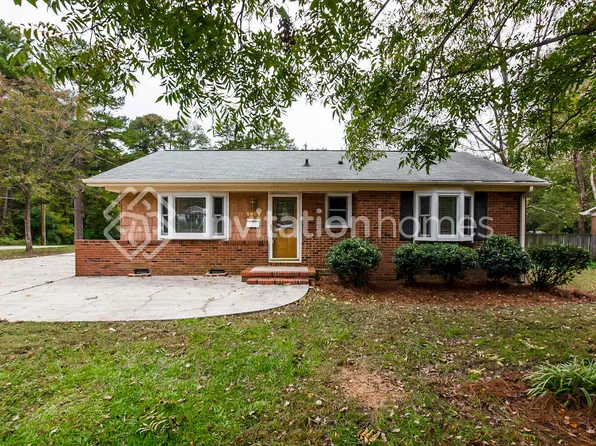 3860 Litchfield Rd, Charlotte, NC 28211
