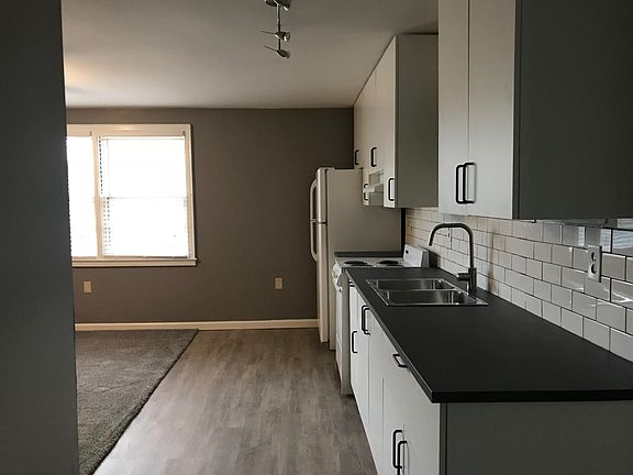 2nd image of 10 W Park St Floor 1