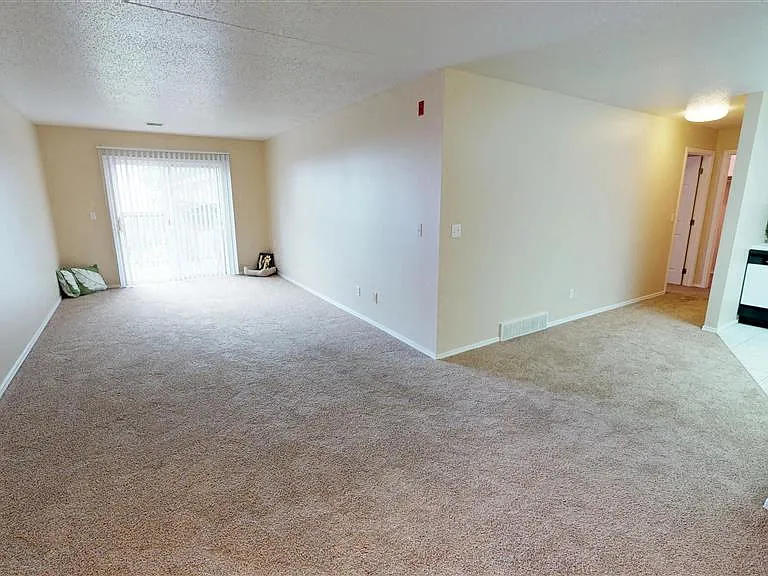 Sierra Vista Apartments — Photo 42