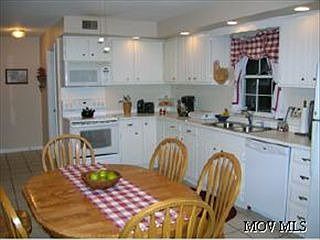 3rd image of 105 Tanglewood Pl