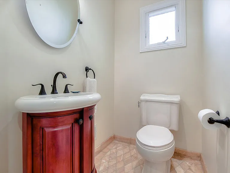 135 Wilder Ave — Photo 28