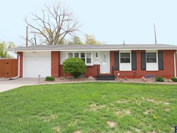 8020 Sanborn Dr, Lincoln, NE 68505