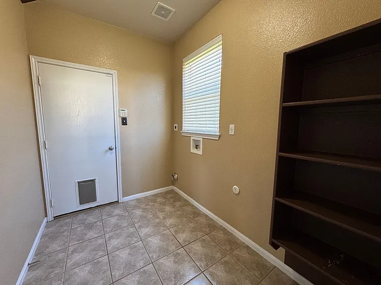 507 Taurus Dr — Photo 11