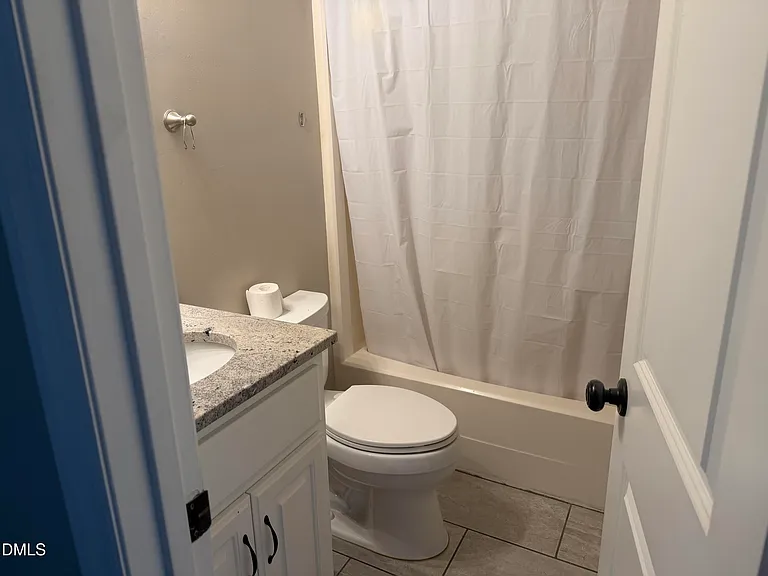 208 Bridgefield Pl #B — Photo 10