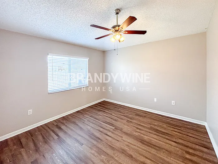 11750 Lynmoor Dr — Photo 13