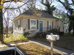 913 Claflin Rd, Manhattan, KS 66502