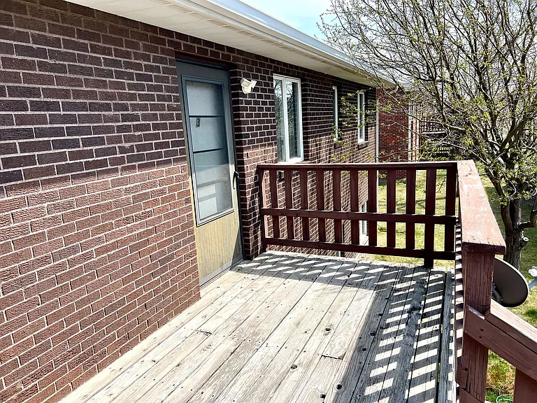 1723 Hudson St — Photo 7