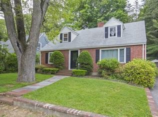 16 Dwhinda Rd, Newton, MA 02468