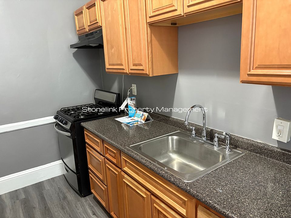 1st image of 163 Elmwood Ave #3