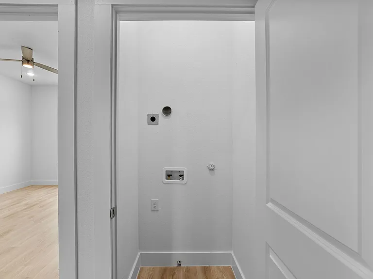 2400 Benbrook Dr #108 — Photo 31