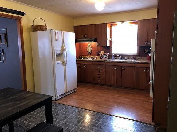 4th image of 1109 S Lawn Dr