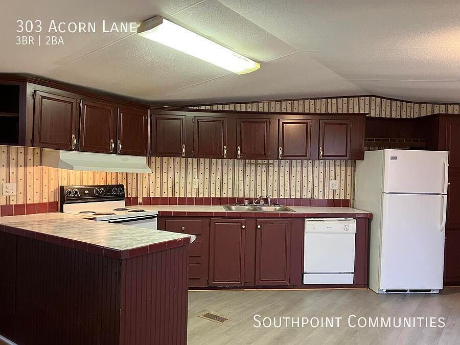 1st image of 303 Acorn Ln
