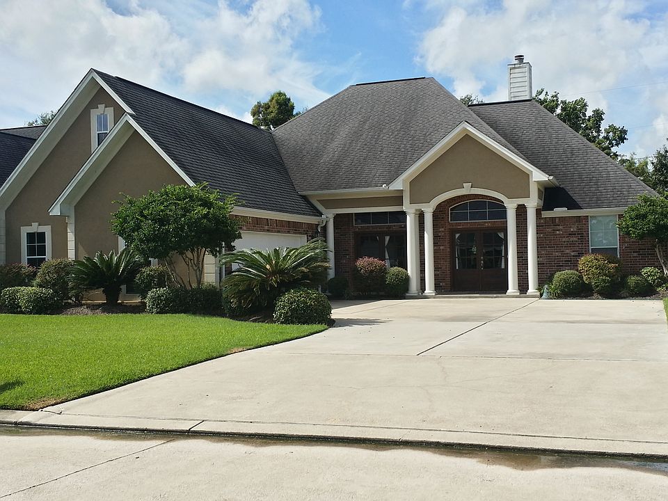 1st image of 2709 Pat Ln